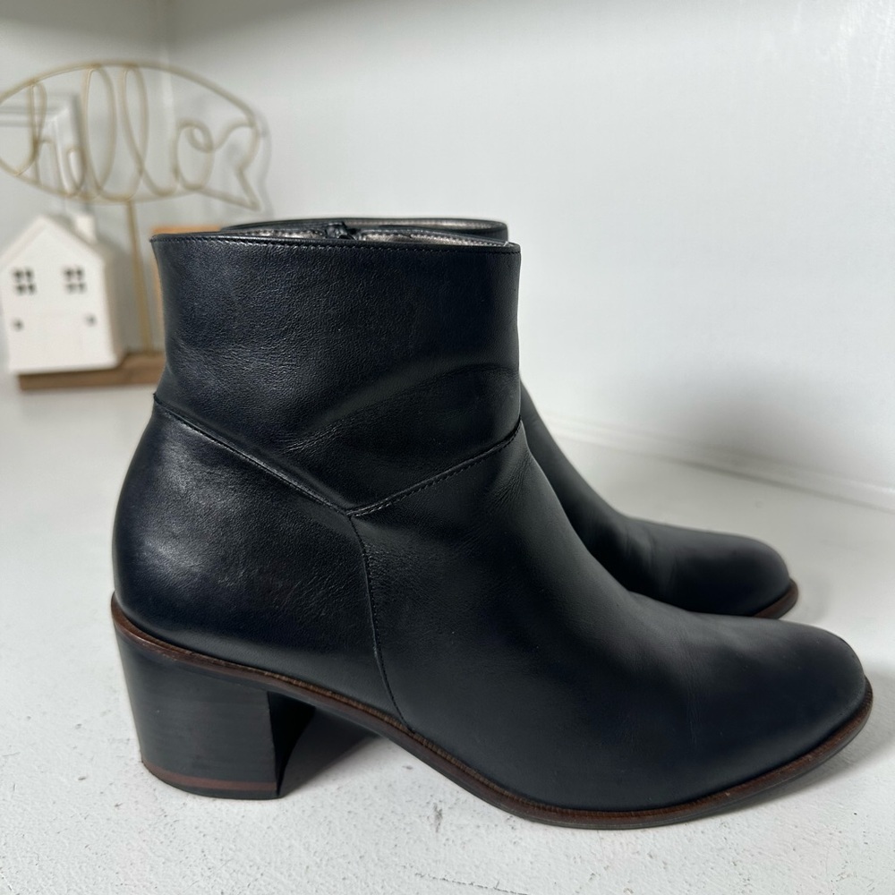 Talbots Women’s 8.5M Black Leather Ankle Boot Classic Zip Booties Made in Brazil - Picture 4 of 8